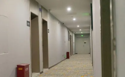 Pai Hotel (Chengdu Yulin Yongfeng Subway Station)