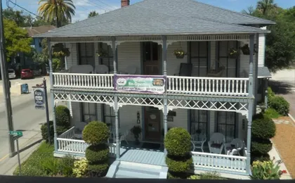Carriage Way Inn Bed & Breakfast Adults Only - 21 years old and up