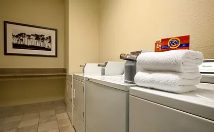 Country Inn & Suites by Radisson, Hiram, GA
