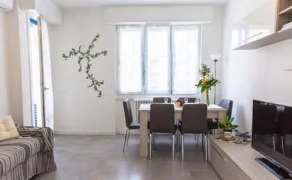 GuestHost - Milano Business Balcony Flat