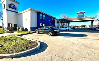 Days Inn by Wyndham Dallas Plano