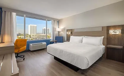 Holiday Inn Express And Suites Phoenix Midtown By IHG