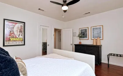 Classy 1927 Uptown Tudor 4 min to Magnolia
