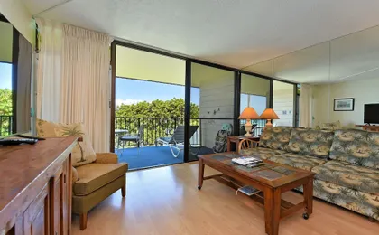 Kahana Reef 414 by RedAwning