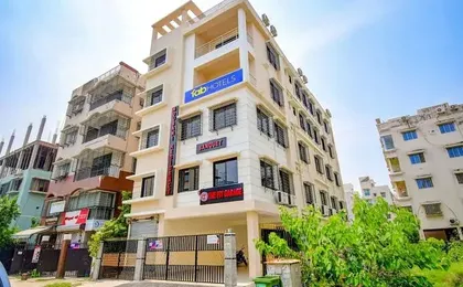 Fabhotel Moubani Residency