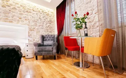 Get Split Luxury Apartment