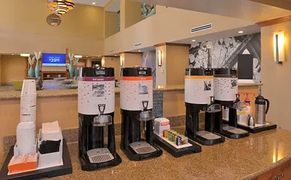 Hampton Inn & Suites Bakersfield North-Airport