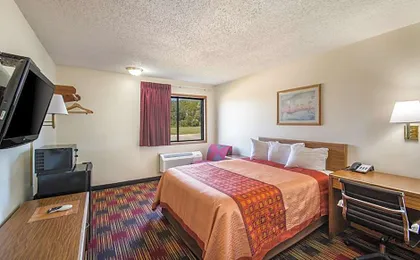 Americas Best Value Inn & Suites Harrisonville