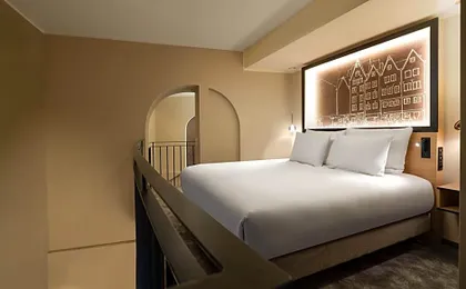 Wasserturm Hotel Cologne, Curio Collection by Hilton