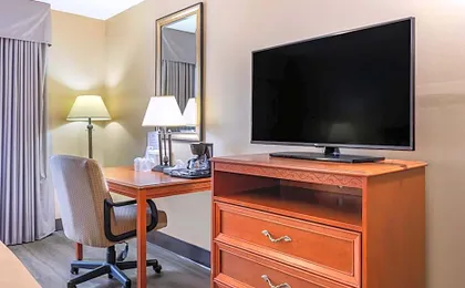 Econo Lodge & Suites Southern Pines - Pinehurst
