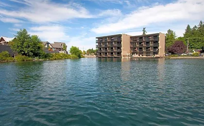 Lakeshore Inn
