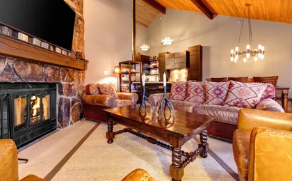 Abode at Ontario Lodge