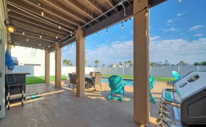 2 Homes, Sleeps 22 Steps to the Beach, Private Pool, Fire Pit, Balcony Views