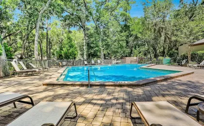 Oceanfront Condo With Spacious Balcony, Great Views, AC & Outdoor Pooloc
