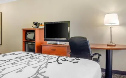 Sleep Inn & Suites Milwaukee Airport
