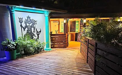 Blue Heron Bridge Hotel and Dive Club