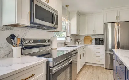 Beach-hop, Bike & Bbq! Clearwater Home w/ Yard