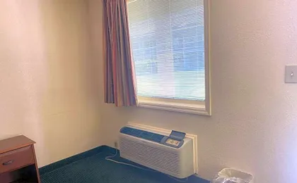 Motel 6 Sandersville, GA