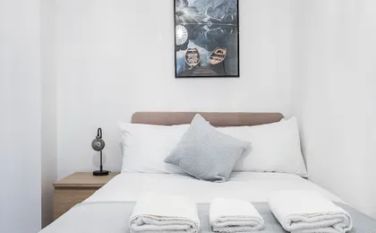 Leonard Street Apartment by Flexystays