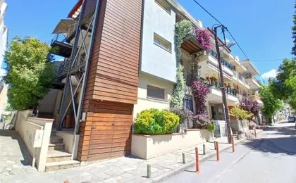 Quiet Urban Studio with Private Backyard