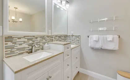 Spacious Fort Walton Beach Home ~ 2 Mi to Beach!