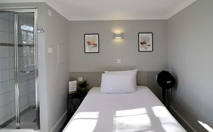 Howard Winchester Hotel