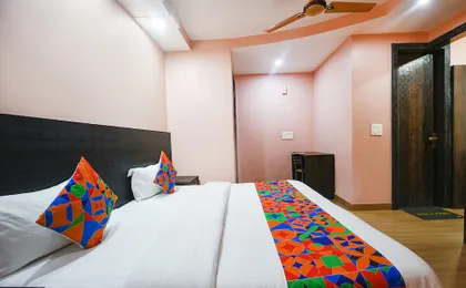 Fabhotel Moon Light