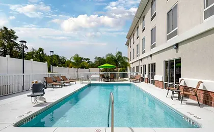 Holiday Inn Express & Suites Spring Hill By IHG
