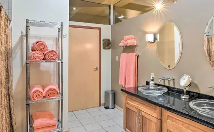 Idyllic Dtwn Anchorage Condo w/ Fireplace!