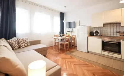 Modern Apartment With Terrace Near old Town
