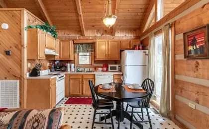 View Private Studio Cabin Hot Tub Relax Honeymoon