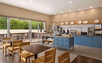 Country Inn & Suites by Radisson, Conyers, GA