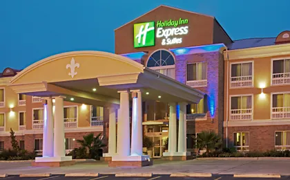 Holiday Inn Express & Suites Alexandria