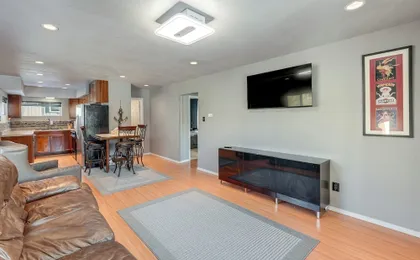 Hike, Bike & Ski! Cozy Anchorage Townhome