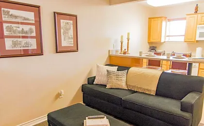 Vineyard Court Designer Suites Hotel