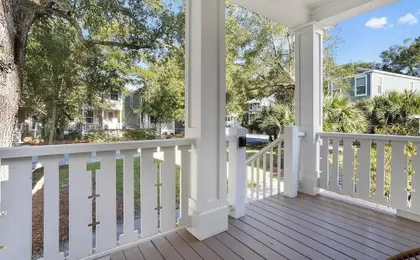 Pelican Cove Cottage Located Downtown Ocean Springs