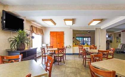 Econo Lodge Denver International Airport
