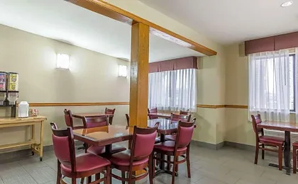 Quality Inn Mount Vernon, IL
