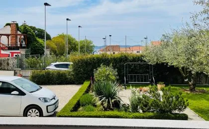 Apartment Green