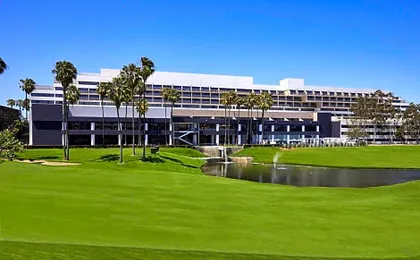 westdrift Manhattan Beach, Autograph Collection