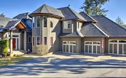 Luxurious Liberty Lake Hideaway w/ Hot Tub!