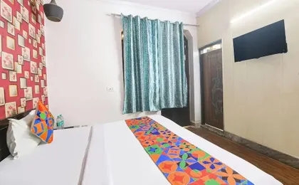 Fabhotel Decent