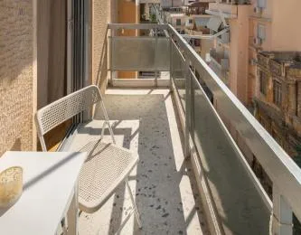 Modern & Stylish Hideaway Downtown near Acropolis & Metro