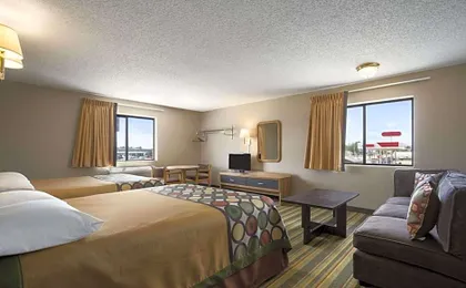 Super 8 by Wyndham Blackwell