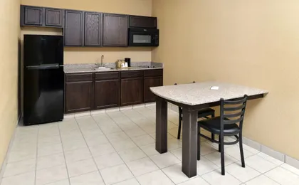 Western Inn & Suites