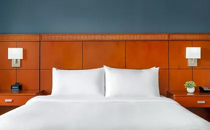 Courtyard by Marriott Manchester-Boston Regional Airport