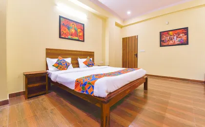 FabHotel Golden Manor Inn