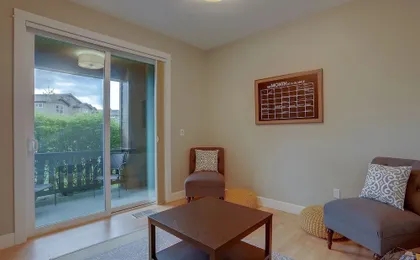 Vantage Point 3 Bedroom Townhouse by RedAwning