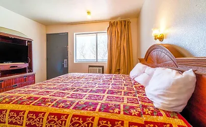 Castle Inn & Suites By OYO Chickasha
