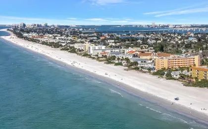 Waterfront Pet Friendly Boat Dock Walk 2 Beach
